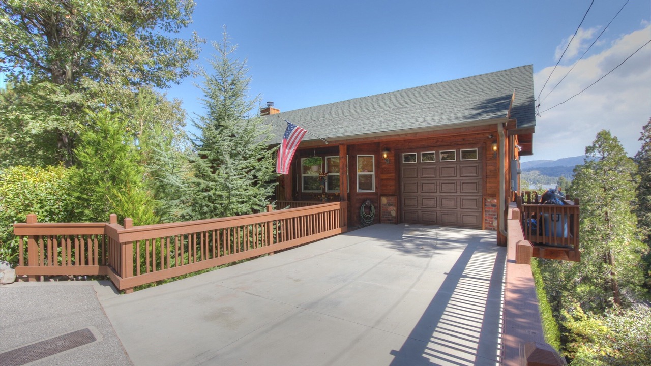 Photo of Outdoor in Lake Arrowhead