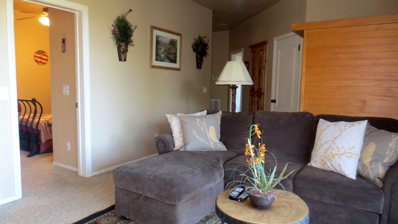 Photo of Livingroom in Lake Arrowhead