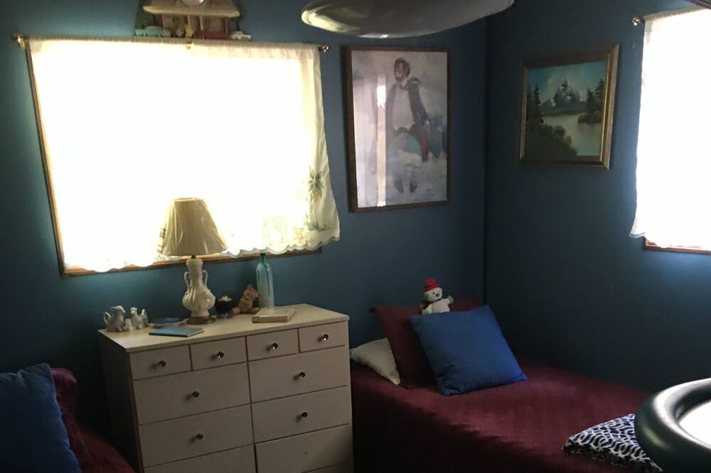 Photo of Bedroom in Glencoe