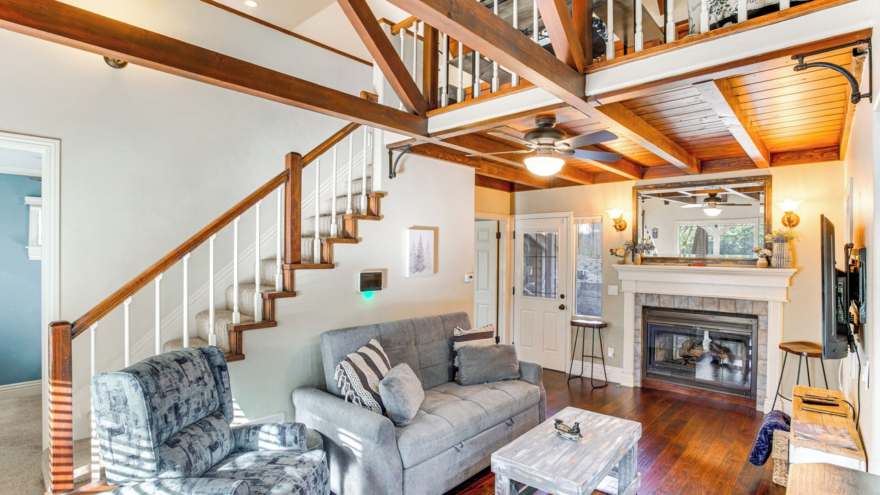 Photo of Livingroom in Crest Park