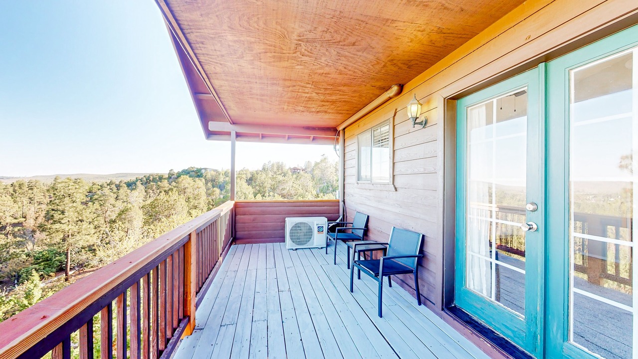 Photo of Patio Balcony in Timberland Acres