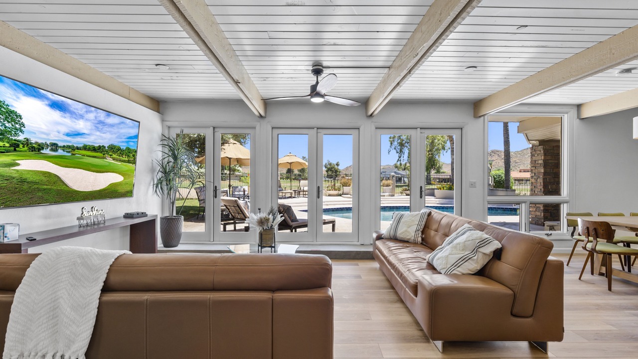Photo of Livingroom in Moon Mountain Vistas