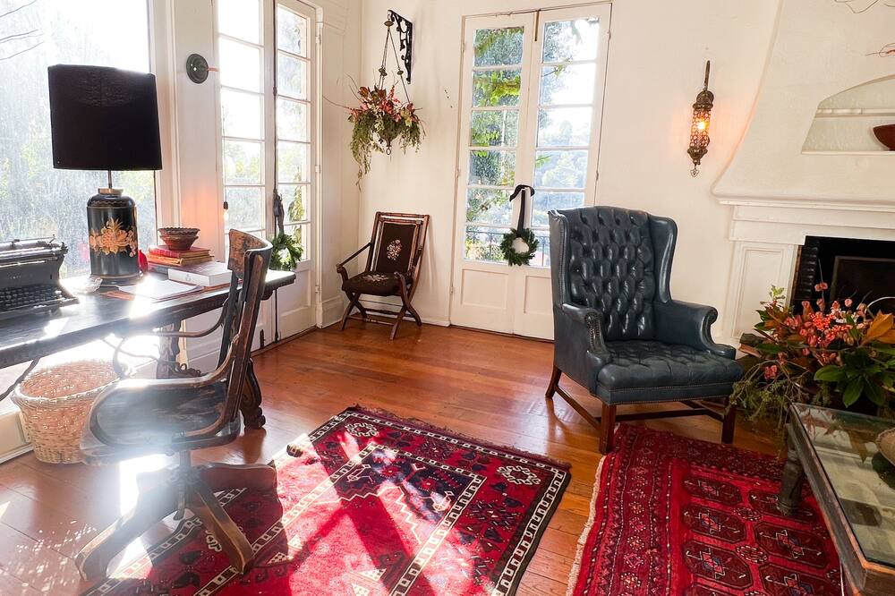 Photo of Bedroom in Hollywood