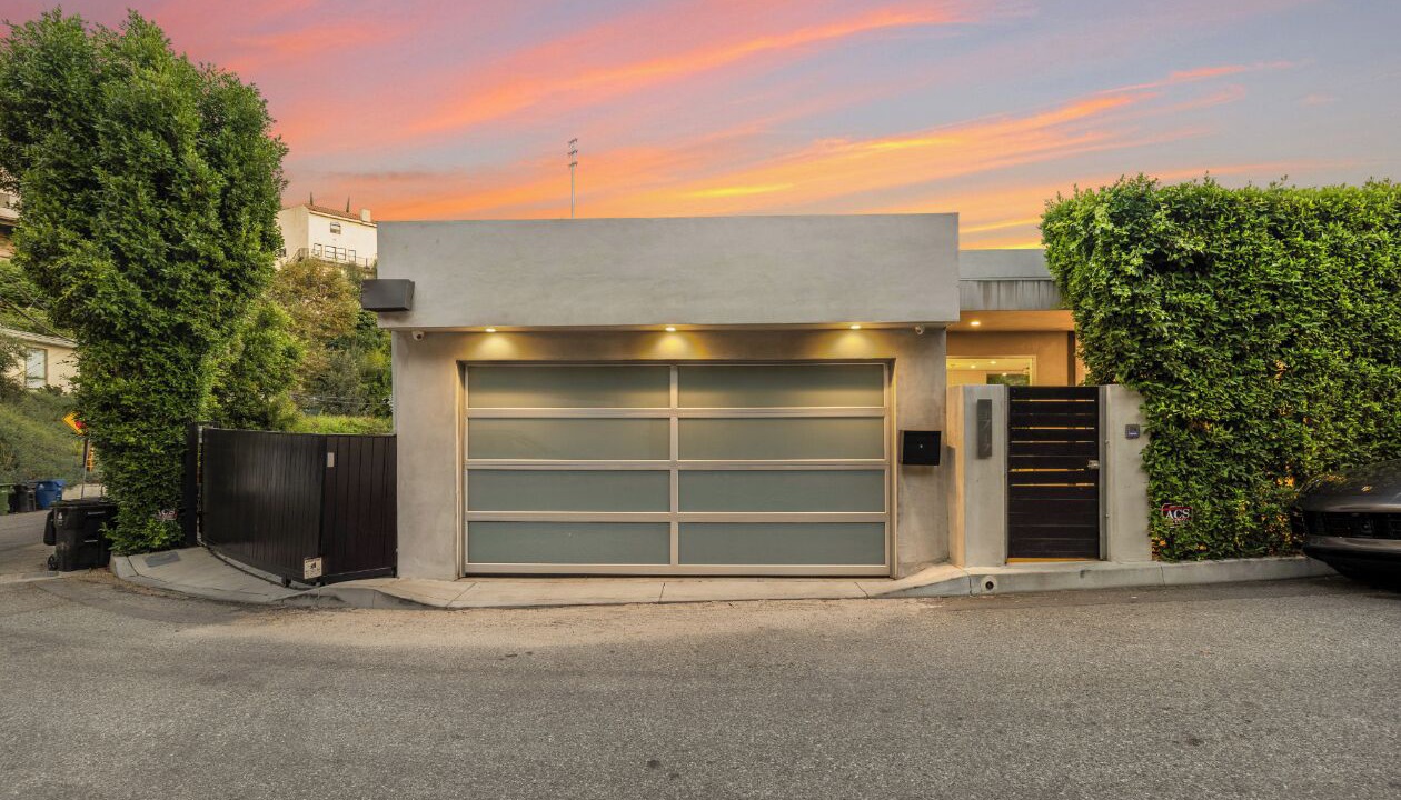 Photo of Outdoor in Hollywood Hills West