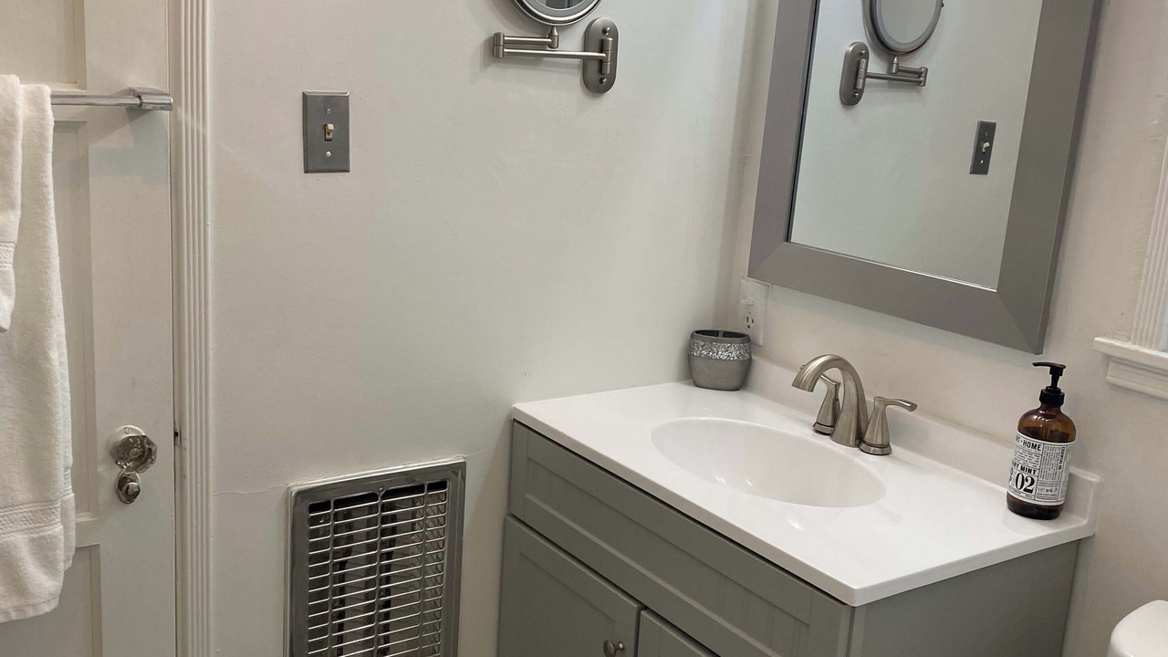 Photo of Bathroom in Lone Pine