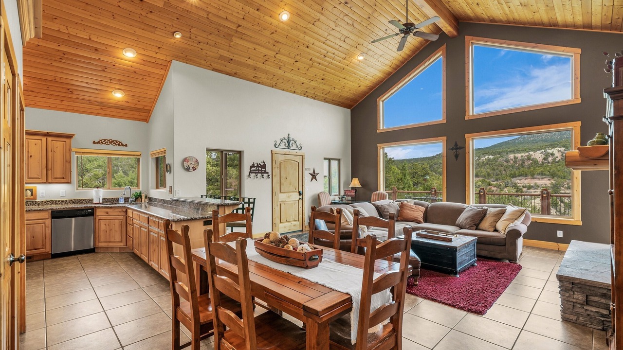 Photo of Livingroom in Zion National Park East Entrance