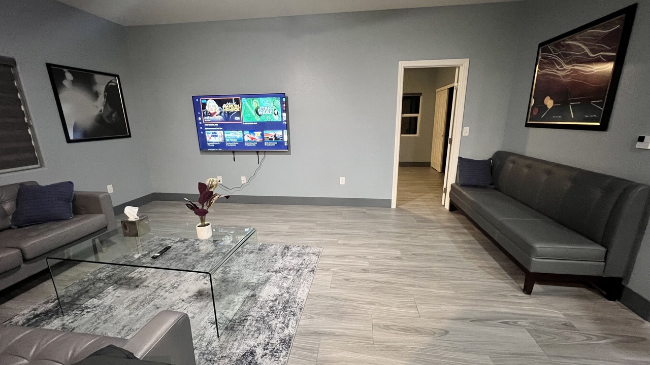 Photo of Livingroom in Enterprise