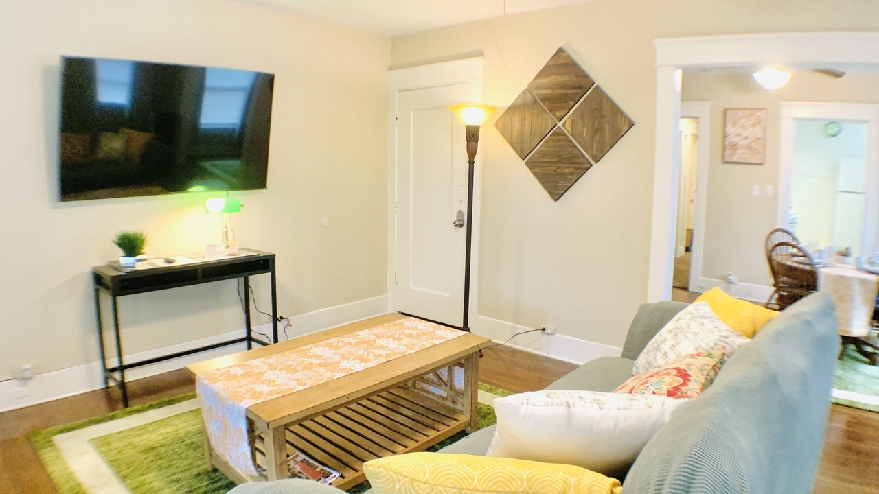 Photo of Livingroom in Oleander - Sunset