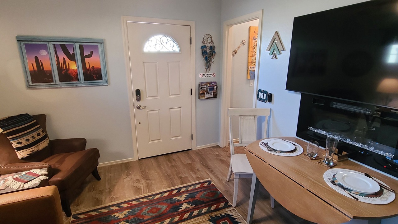 Photo of Livingroom in Emperor Estates