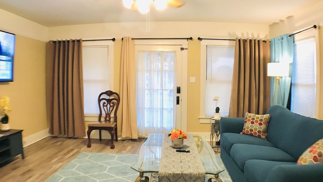 Photo of Livingroom in Oleander - Sunset