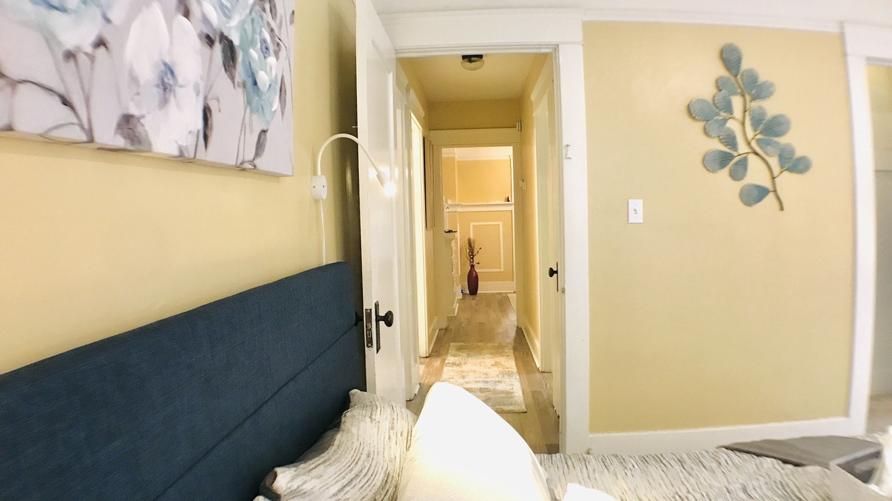 Photo of Bedroom in Oleander - Sunset