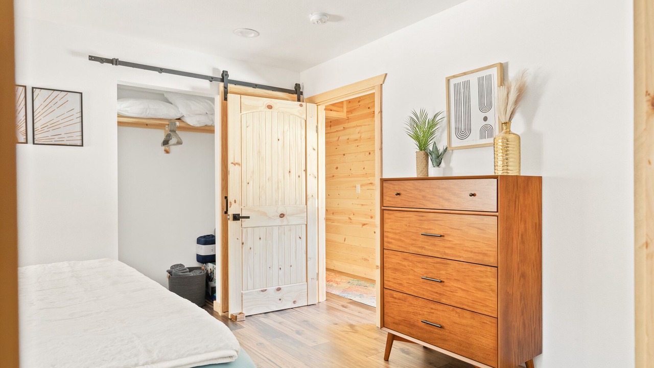 Photo of Bedroom in Big Bear Lake