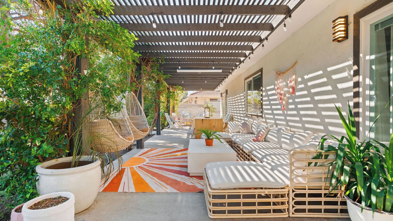 Photo of Patio Balcony in Chinatown