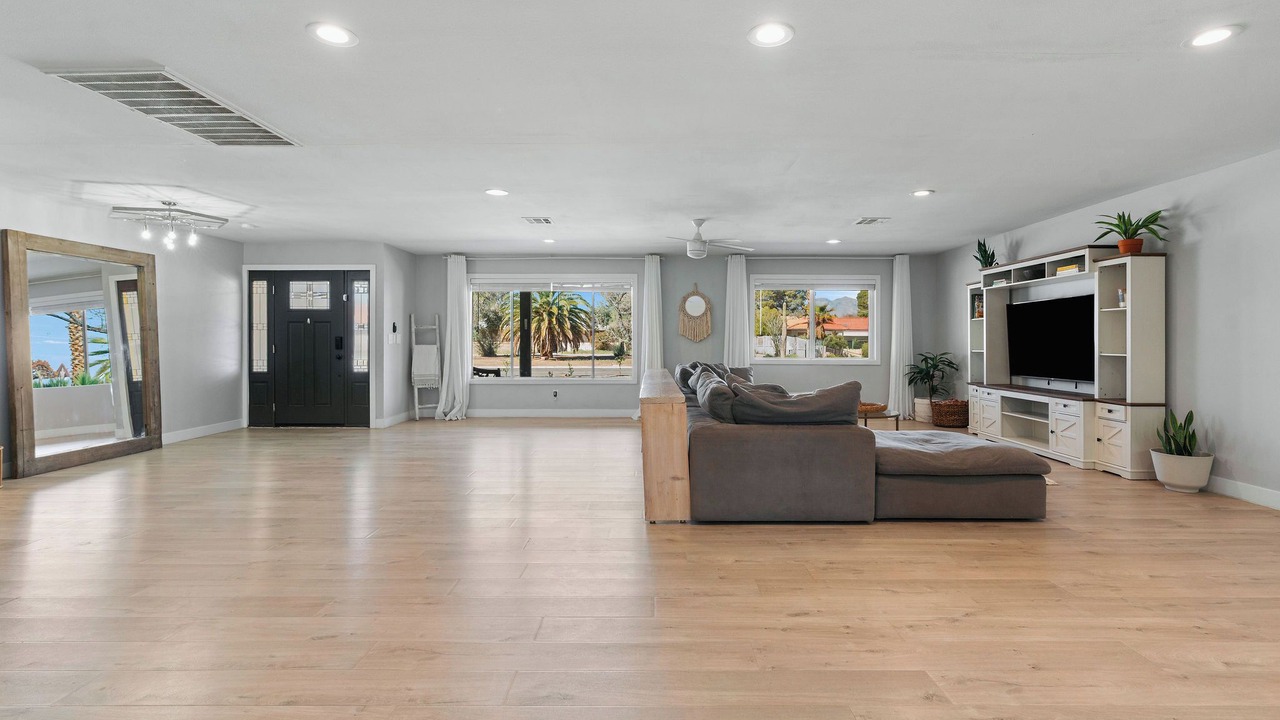 Photo of Livingroom in Chinatown