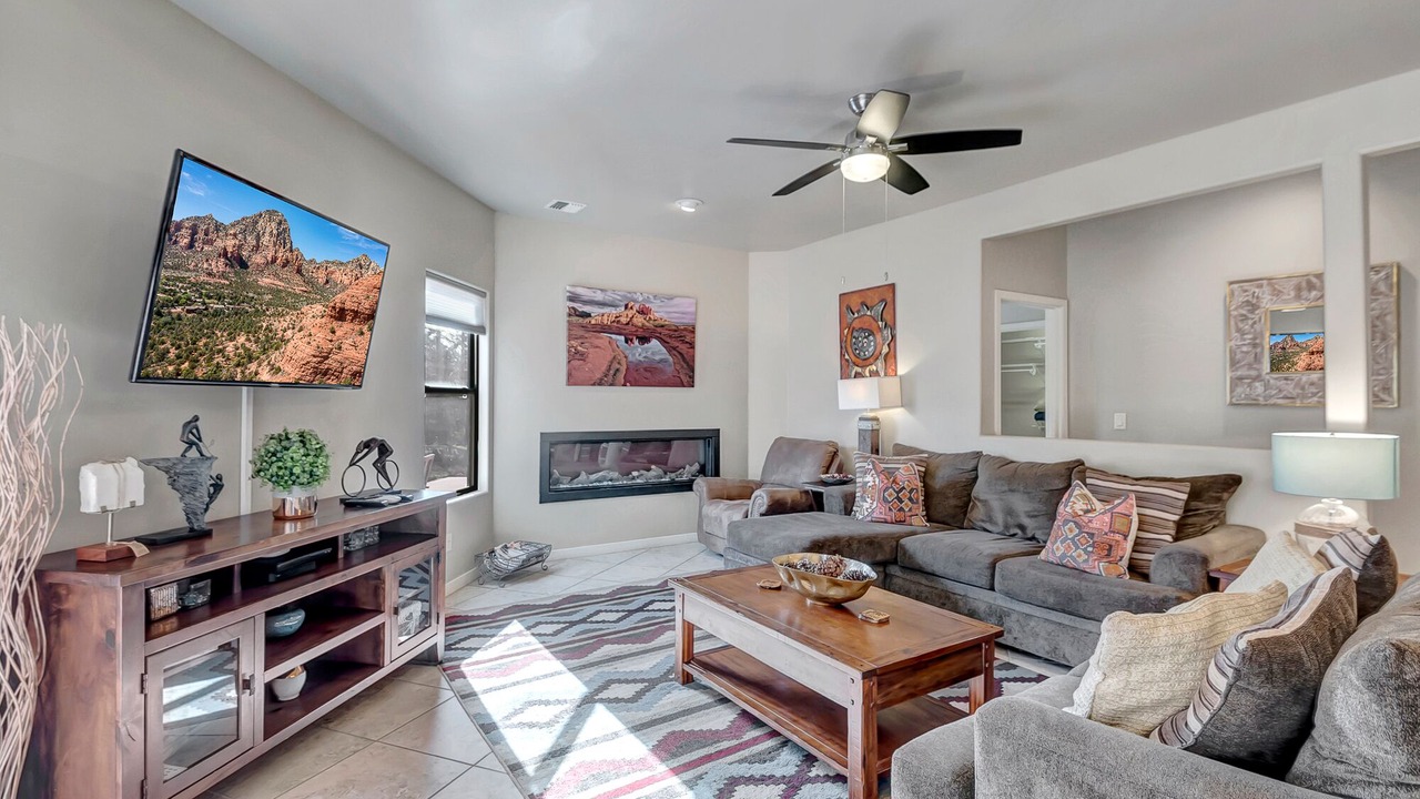 Photo of Livingroom in Oak Creek