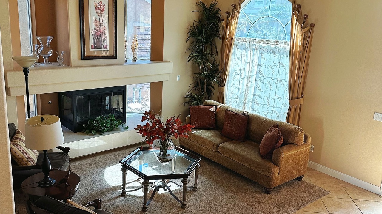 Photo of Livingroom in Enterprise