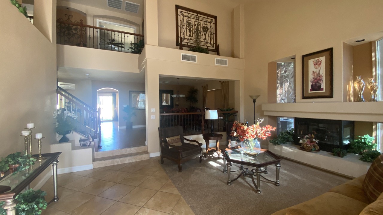 Photo of Livingroom in Enterprise