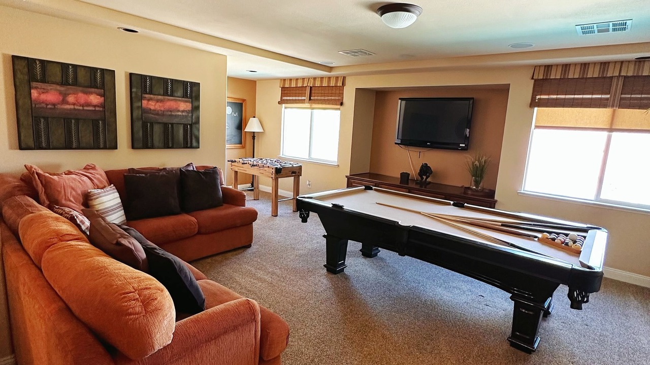Photo of Livingroom in Enterprise