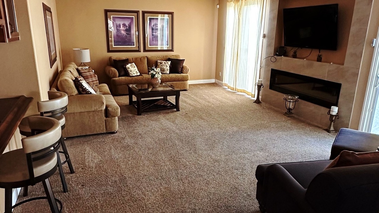 Photo of Livingroom in Enterprise