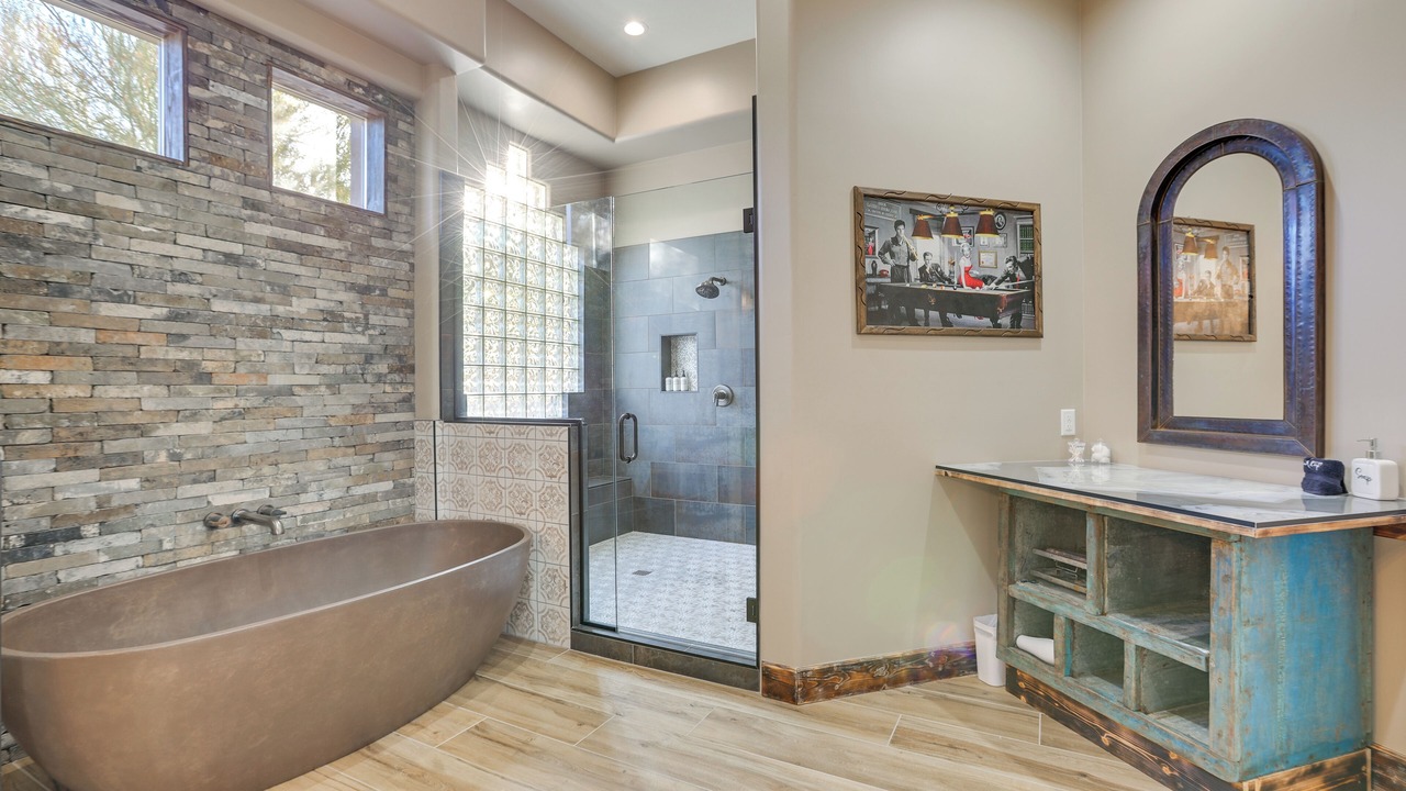 Photo of Bathroom in Black Mountain Shadows