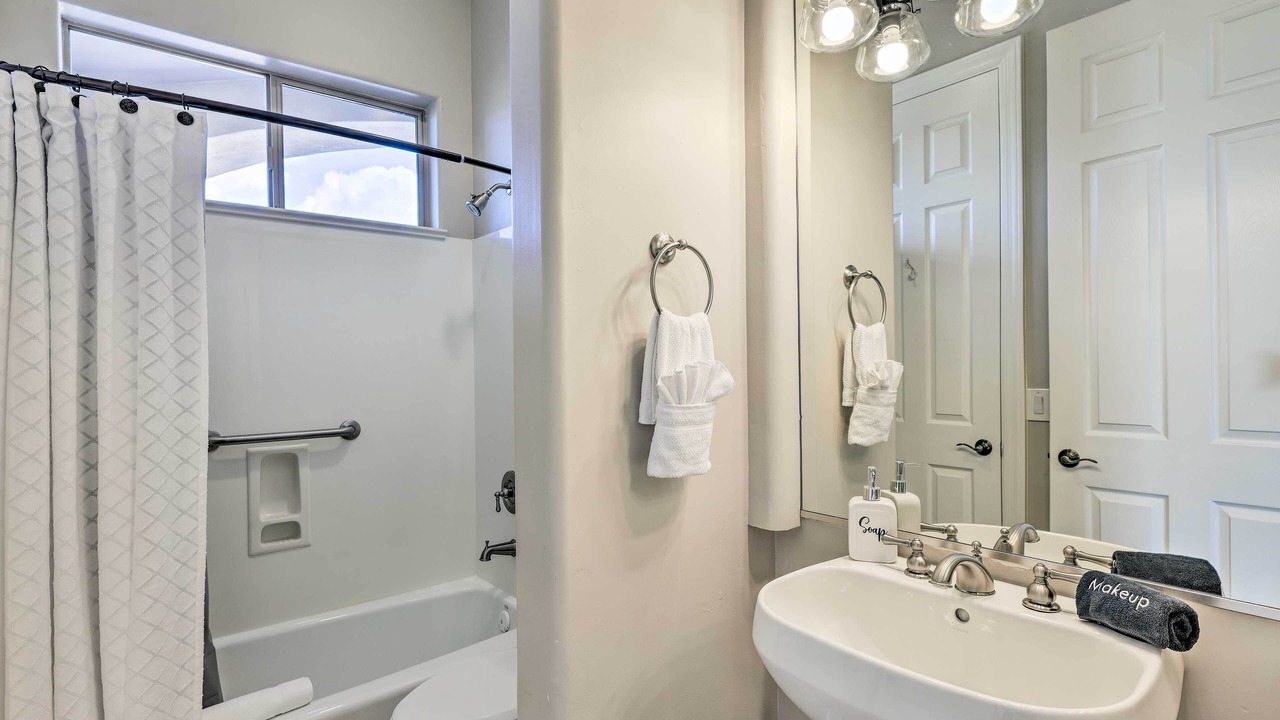 Photo of Bathroom in Black Mountain Shadows