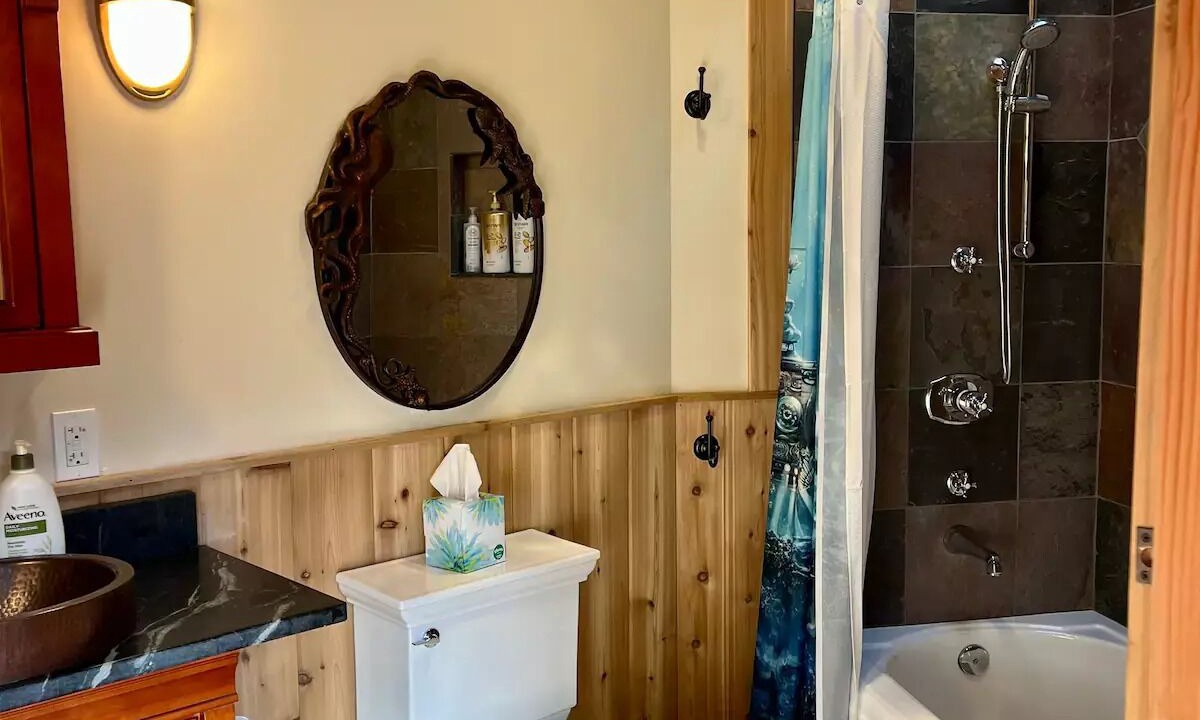 Photo of Bathroom in Caspar