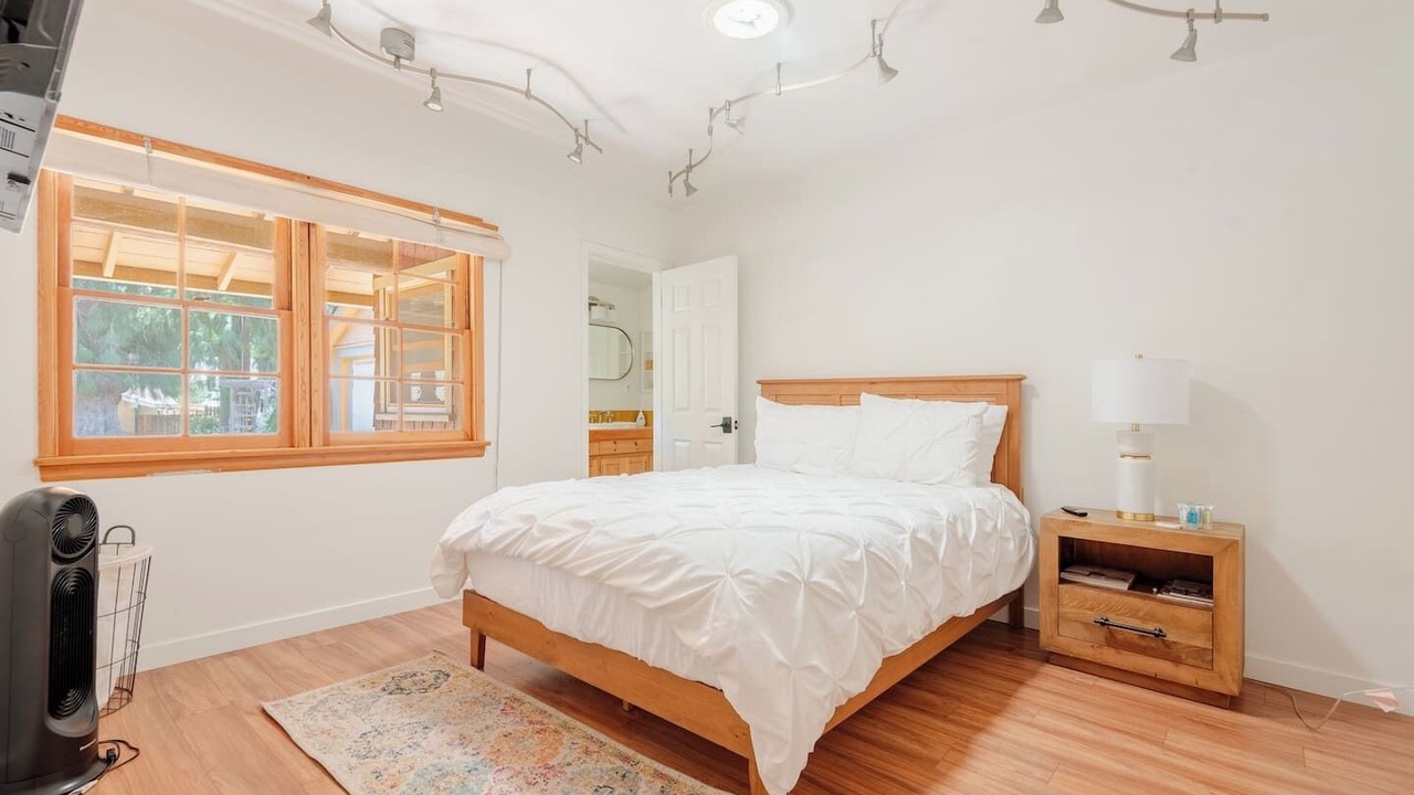 Photo of Bedroom in Woodland Hills