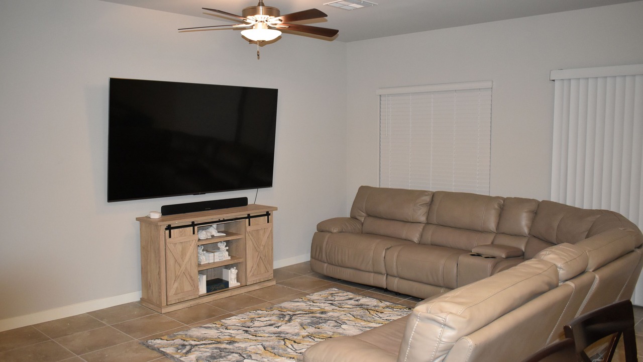 Photo of Livingroom in Enterprise