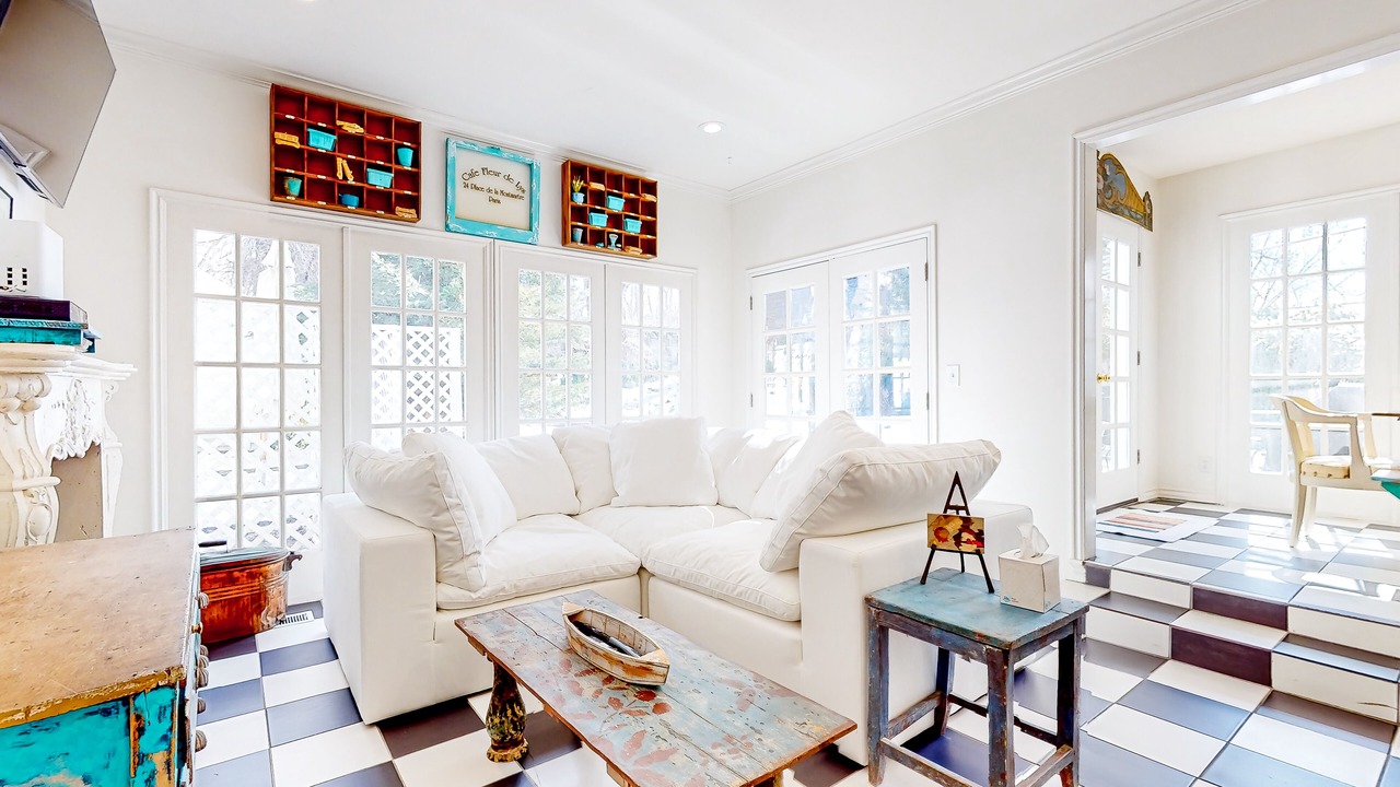Photo of Livingroom in East Millcreek