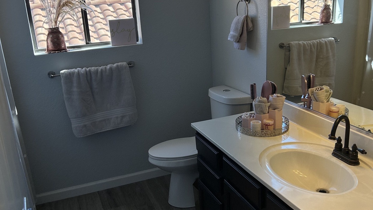 Photo of Bathroom in Garden Lake Manor