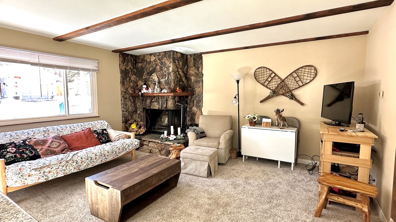 Photo of Livingroom in Big Bear City