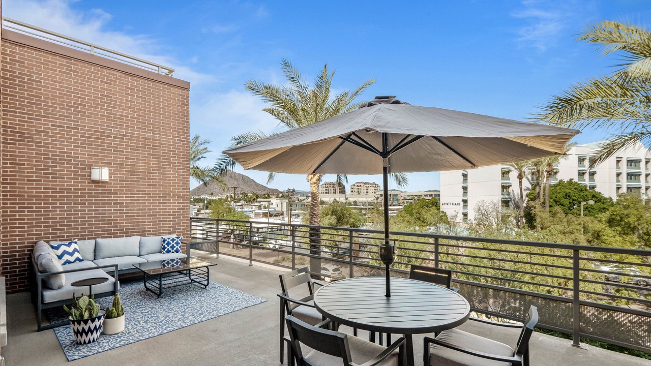 Photo of Outdoor in Entertainment District