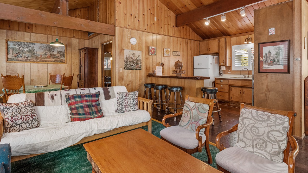 Photo of Livingroom in Whispering Forest