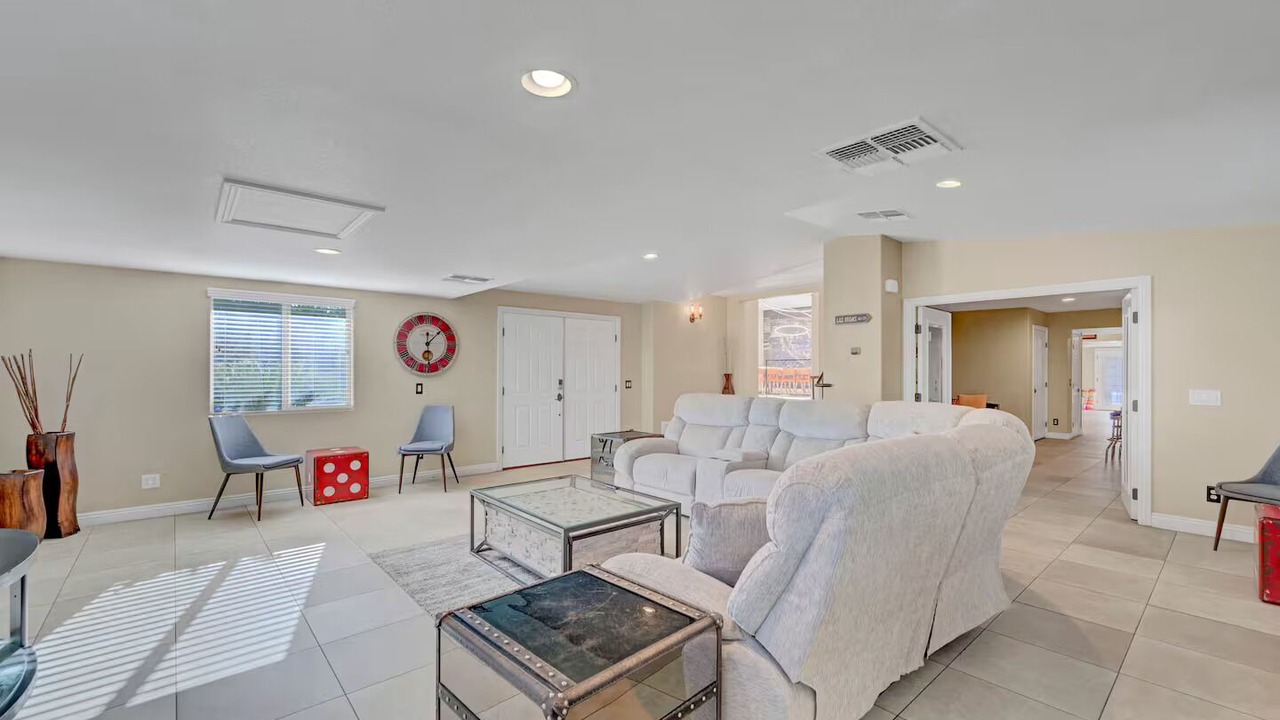 Photo of Bedroom in Enterprise