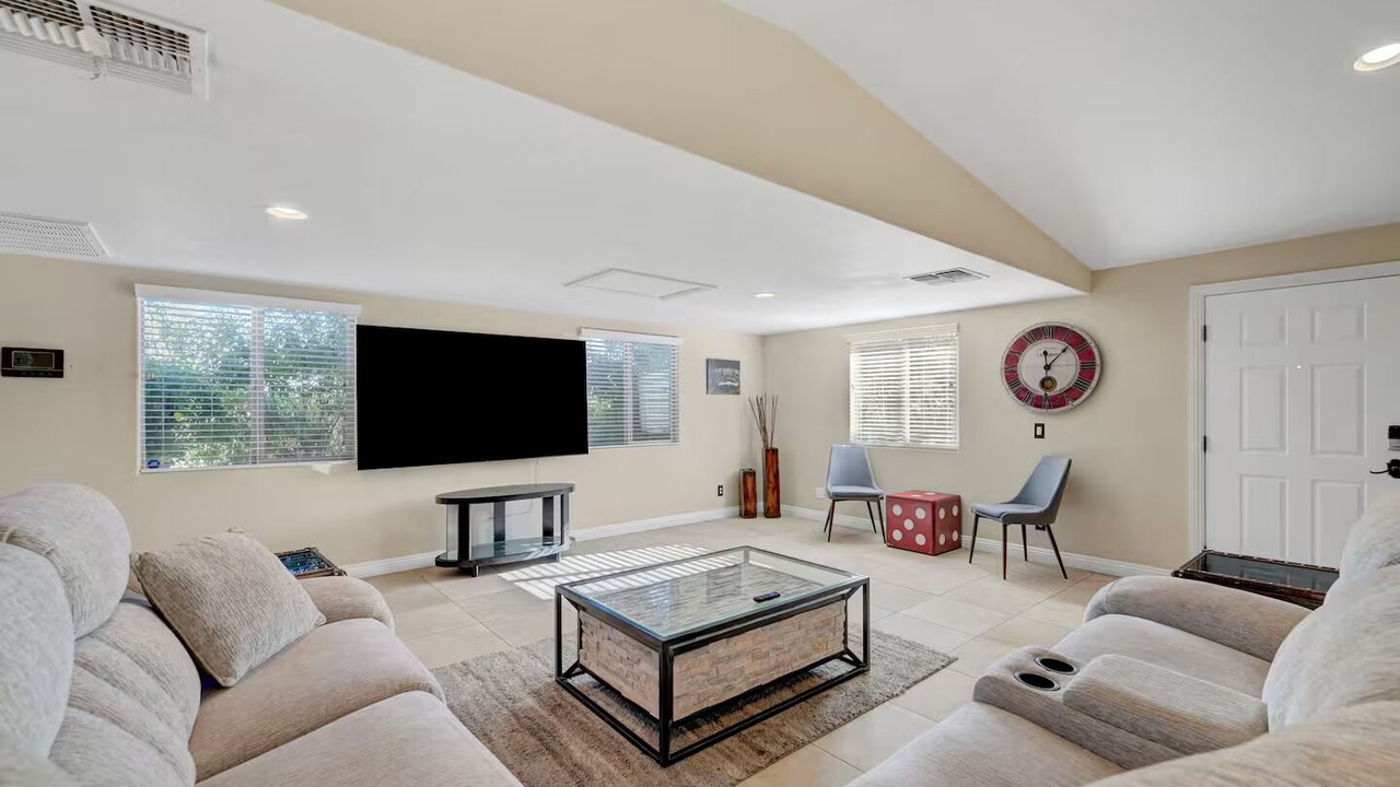 Photo of Bedroom in Enterprise