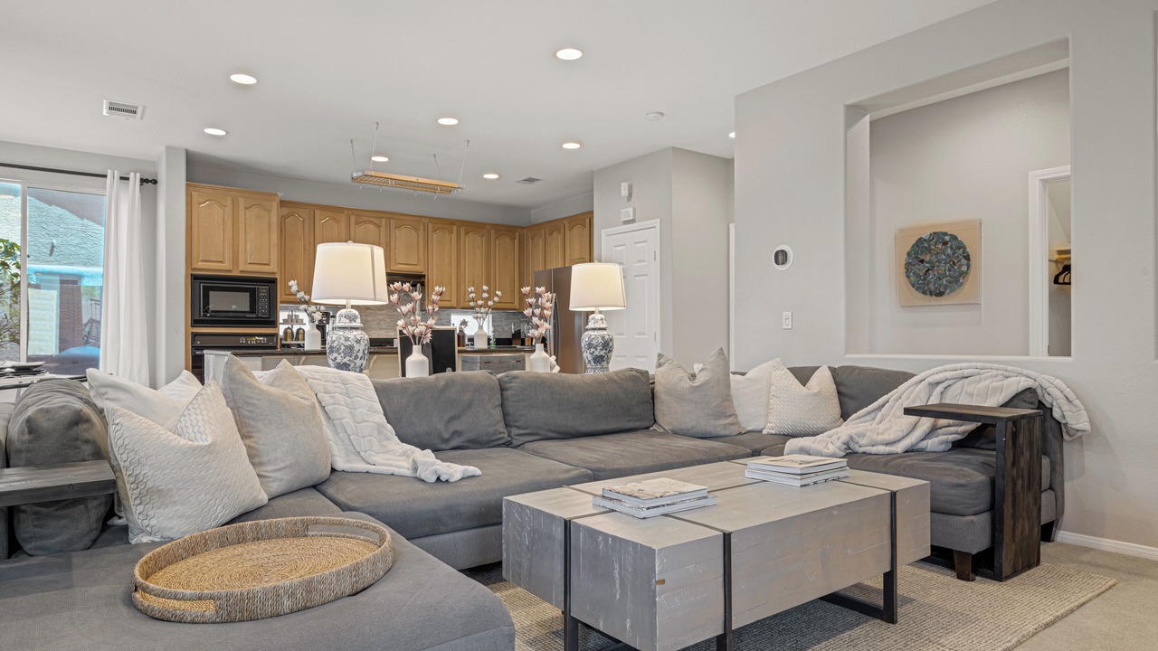 Photo of Livingroom in Spring Valley