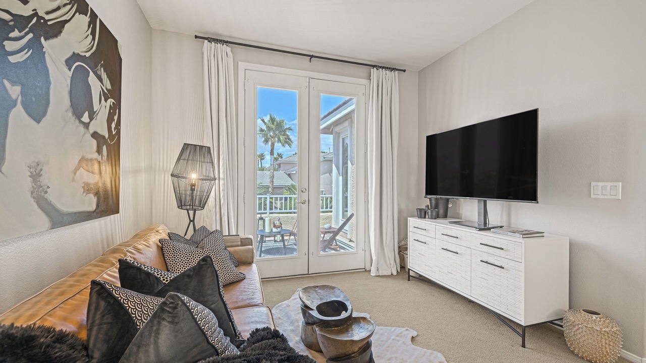 Photo of Livingroom in Spring Valley