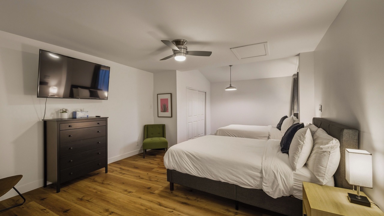 Photo of Bedroom in Canyon Gate Master
