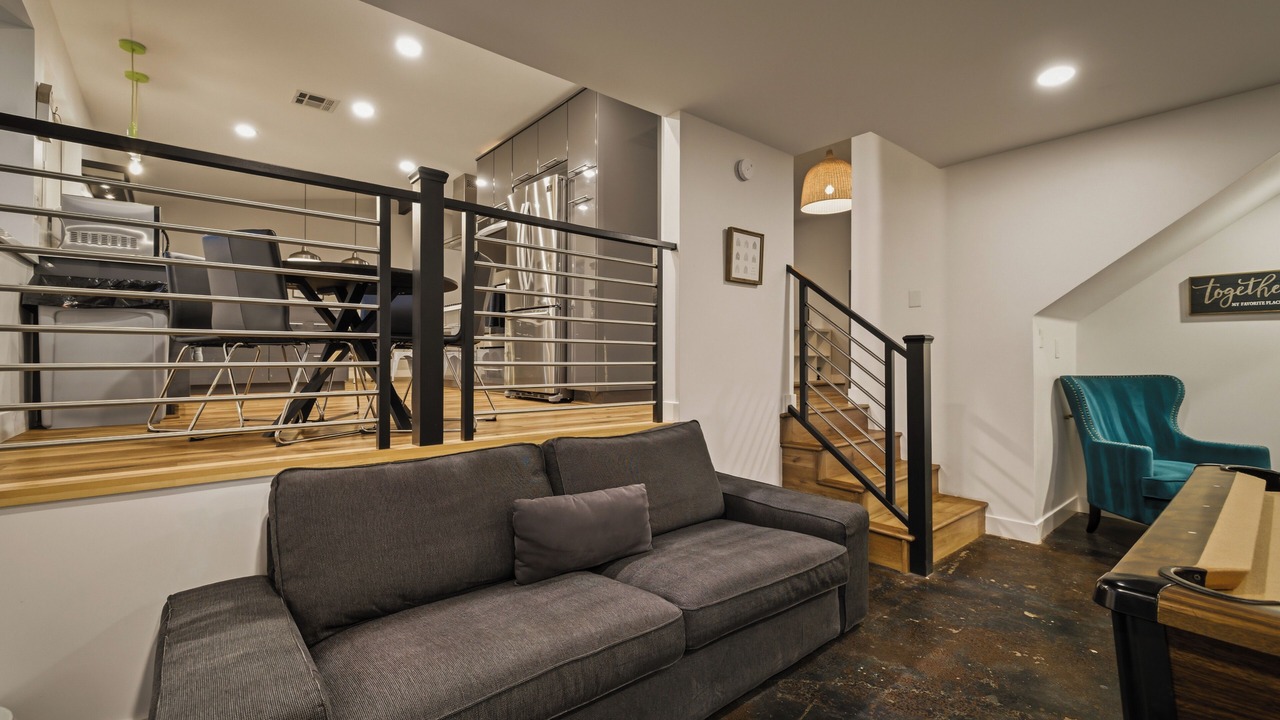 Photo of Livingroom in Canyon Gate Master