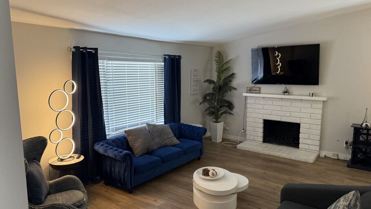 Photo of Livingroom in Highland Hills