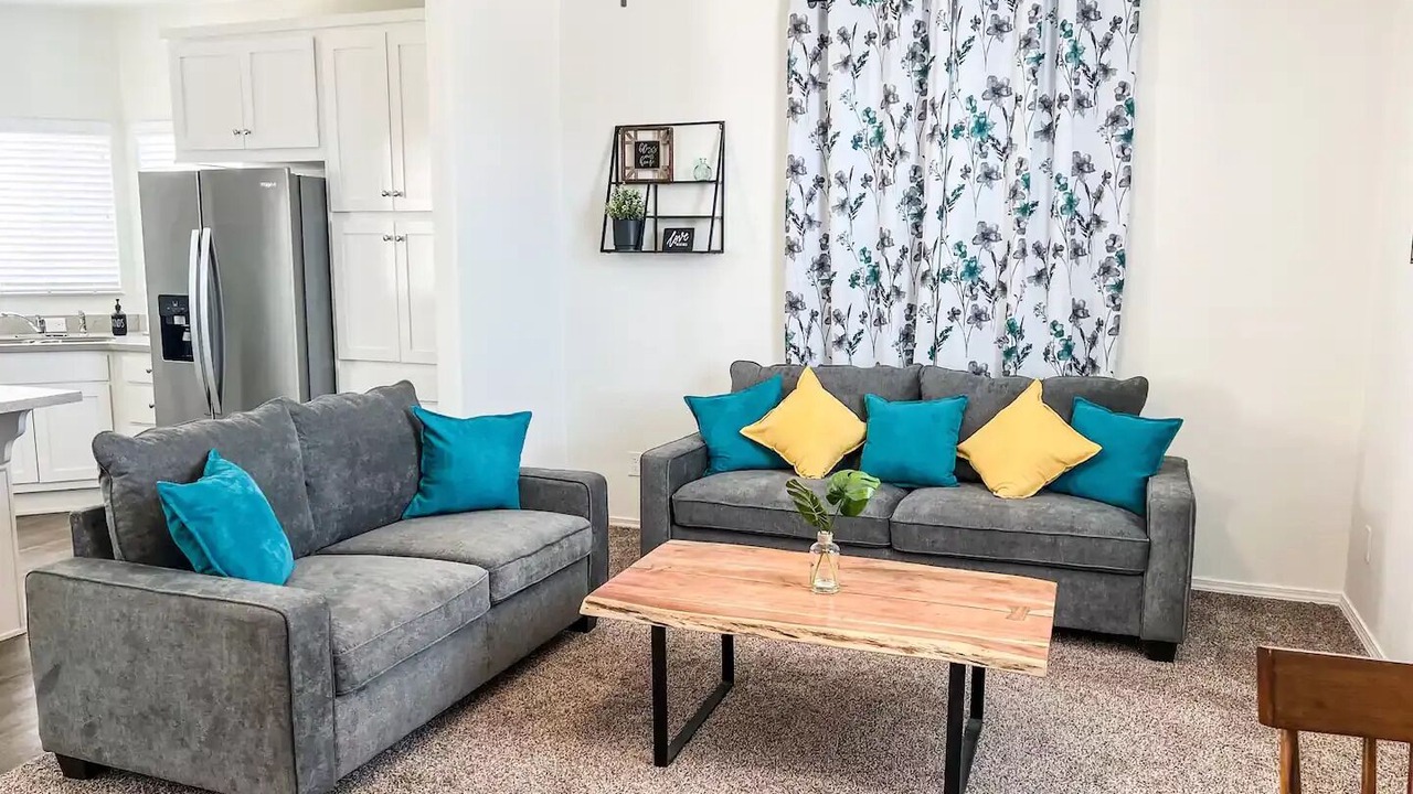 Photo of Livingroom in Sunridge Estates
