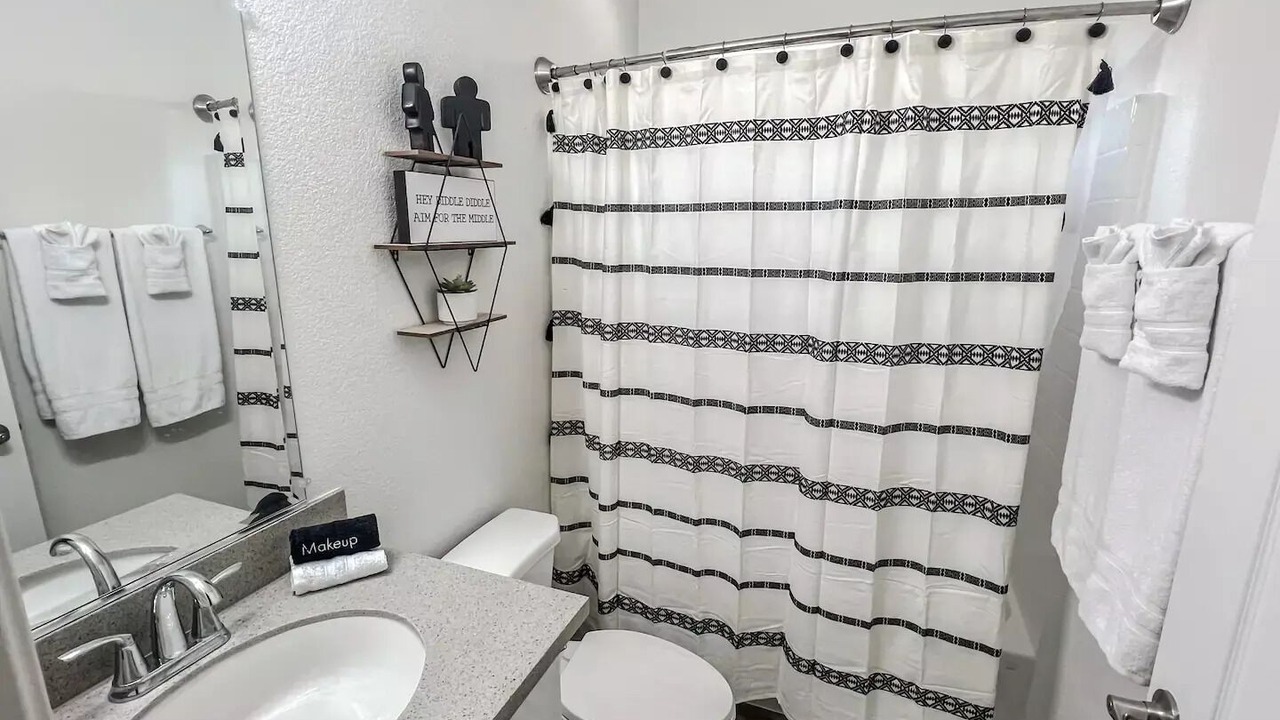 Photo of Bathroom in Sunridge Estates