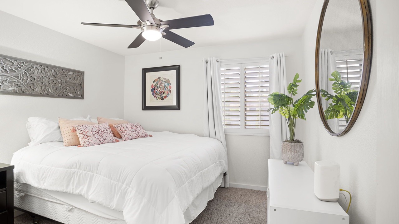 Photo of Bedroom in Paradise Valley Village
