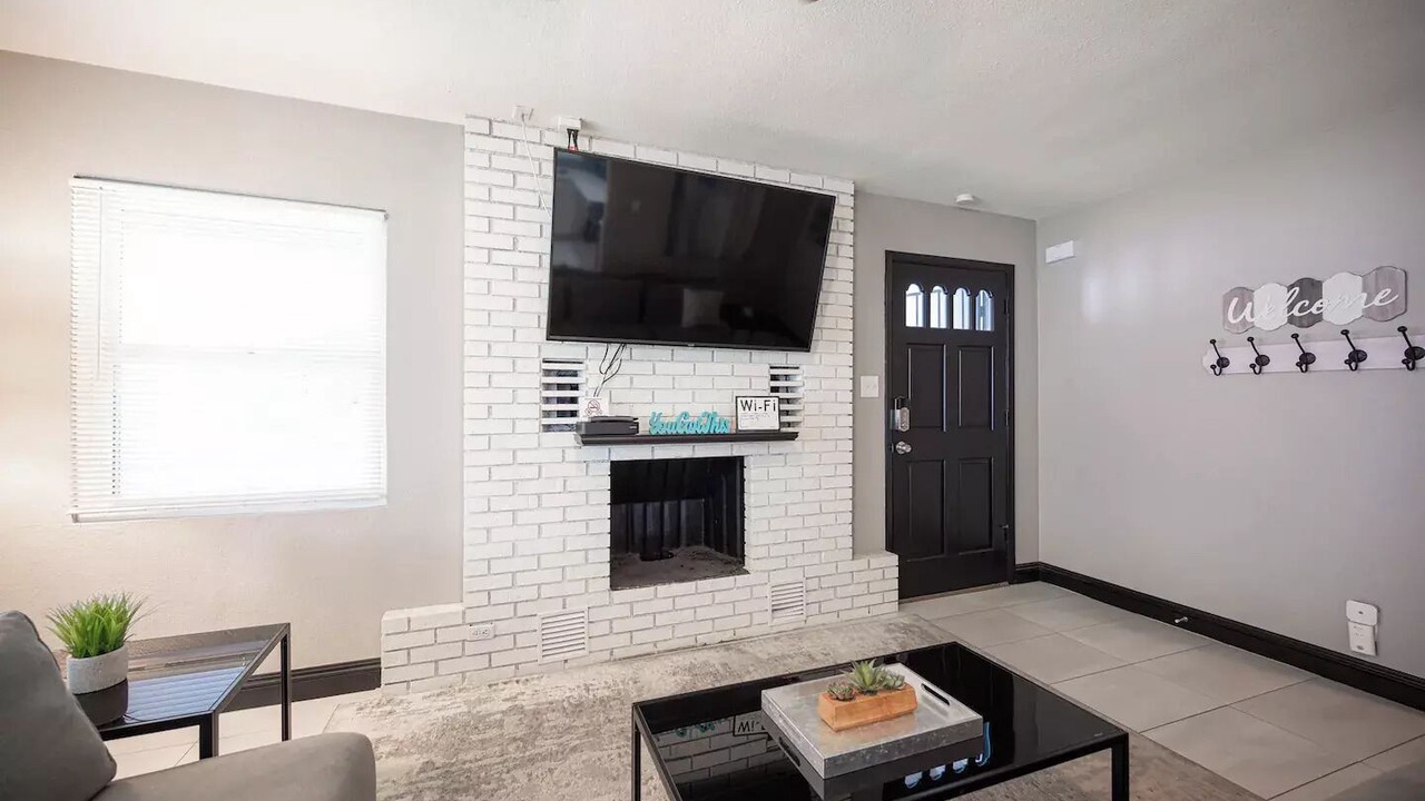 Photo of Livingroom in Townsite