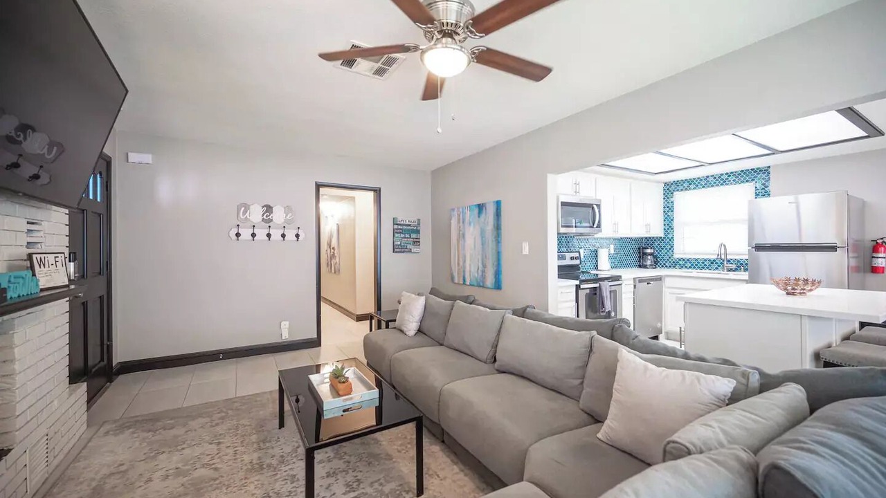 Photo of Livingroom in Townsite