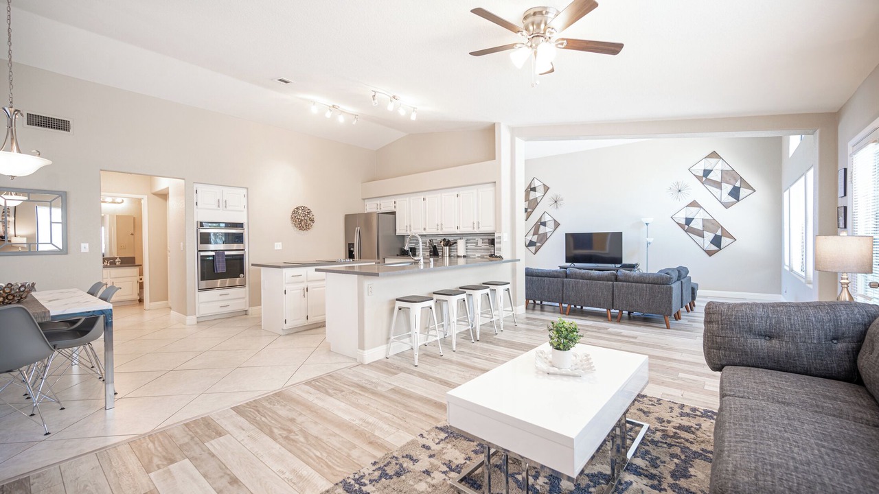 Photo of Livingroom in Green Valley North