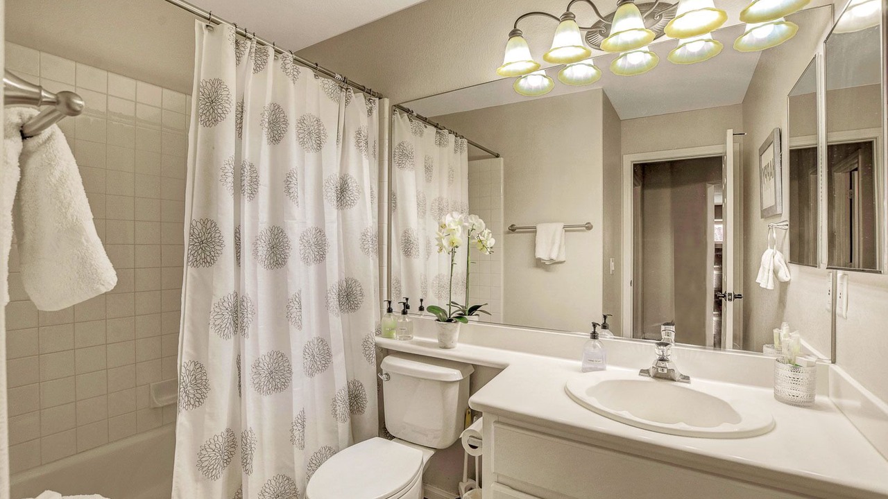 Photo of Bathroom in Silverado Ranch