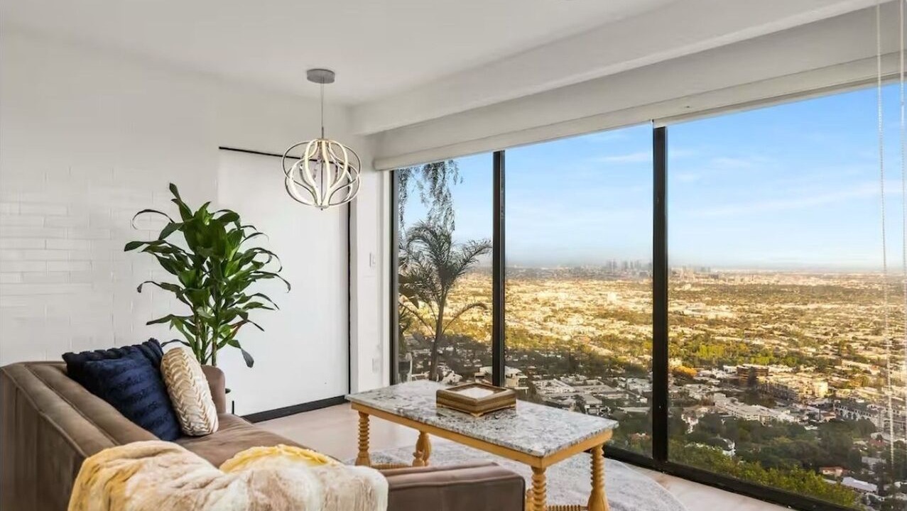 Photo of Livingroom in Hollywood Hills West