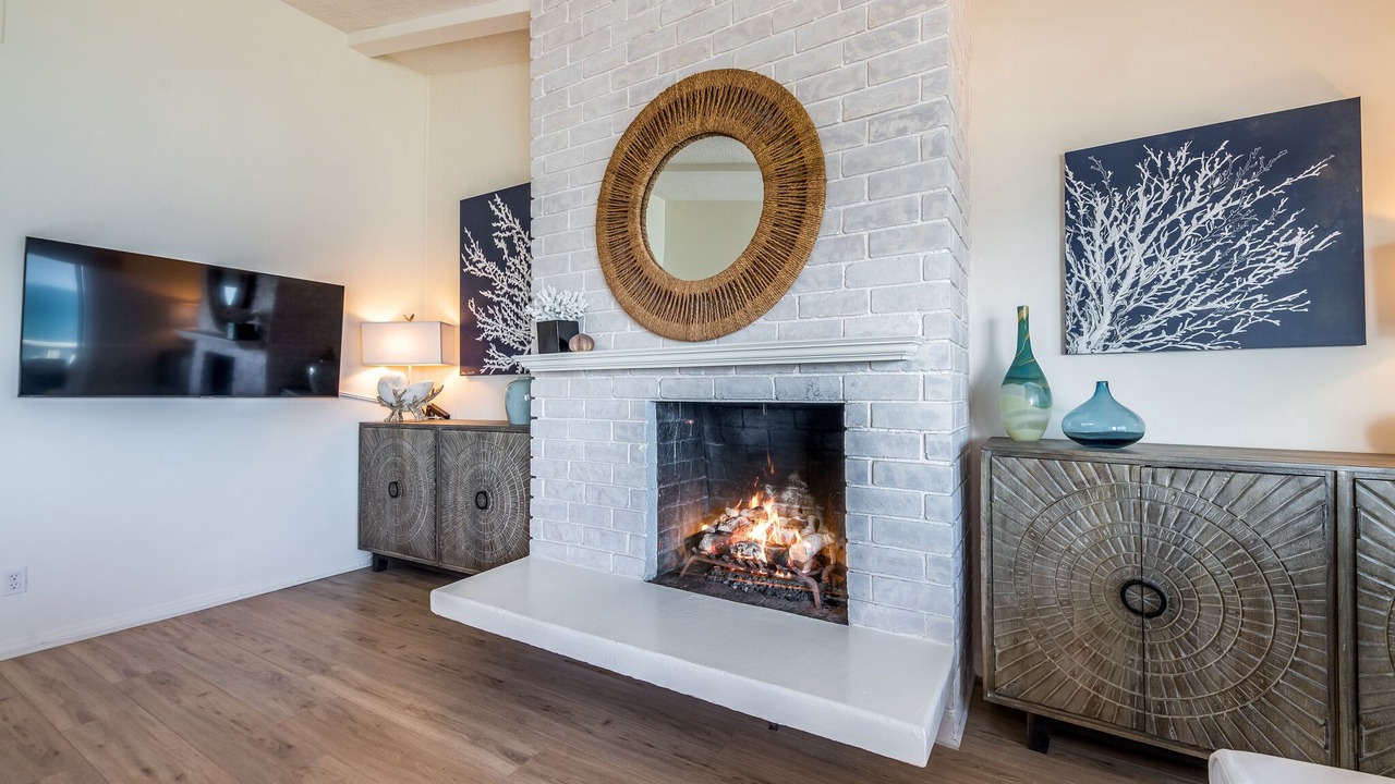 Photo of Livingroom in Eastern Malibu