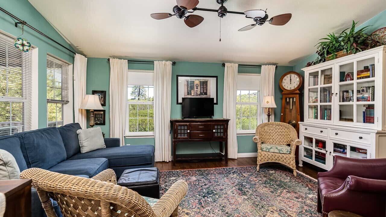 Photo of Livingroom in Julian